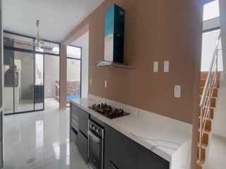 Foto 4 de VENTA DE CASA EN ESTRENO DE TRES PISOS EN LA ENTRADA DE LA URB. MONTEBELLO