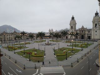 Foto 1 de ALQUILO LOCAL DE 4 PISOS FRENTE A LA PLAZA DE ARMAS - EXCELENTE UBICACION EN ESQUINA- JIRON CALLAO