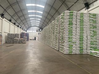 Foto 1 de Almacén de 1260m2 estrategicamente ubicado cerca avenida en Ate