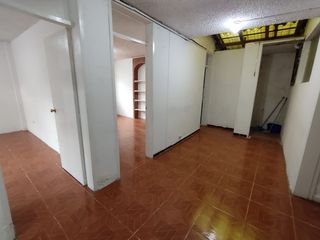 Foto 12 de VENDO  EDIFICIO RENTERO DE 4 PISOS , EMILIO ZOLA  CERCA DE LA AV. SHYRIS Y TOMAS DE BERLANGA