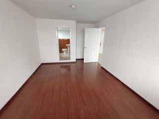 Foto 11 de VENDO  EDIFICIO RENTERO DE 4 PISOS , EMILIO ZOLA  CERCA DE LA AV. SHYRIS Y TOMAS DE BERLANGA