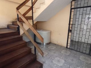 Foto 7 de VENDO  EDIFICIO RENTERO DE 4 PISOS , EMILIO ZOLA  CERCA DE LA AV. SHYRIS Y TOMAS DE BERLANGA
