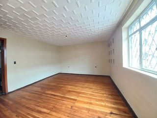 CASA RENTERA EN VENTA SECTOR CENTRO DE LA CIUDAD