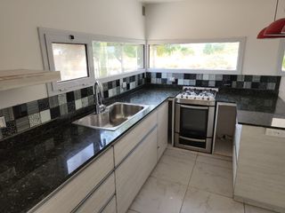 Foto 3 de VENTA nueva tasacion Casa en barrio Solanas 3 dormitorios 2 baños y construccion en el fondo