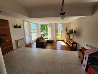 Foto 4 de VENTA nueva tasacion Casa en barrio Solanas 3 dormitorios 2 baños y construccion en el fondo