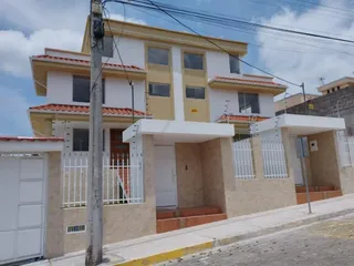 Casa en Construción - Urbanización Privada