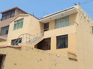 Venta casa y departamento en La Perla, cerca de la Avenida La Marina.