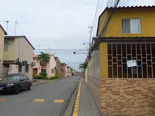 Foto 14 de VENTA CASA ESQUINERA VILLA ESPAÑA UNO NORTE DE GUAYAQUIL