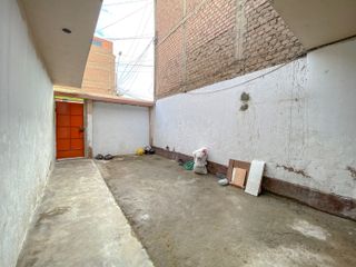 Vendo Amplia Casa Con Ochera Y Tienda En Urb El Olivar - Callao