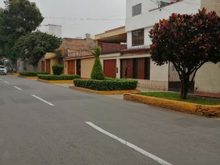Vendo casa como terreno en quinta en avenida Tacna !