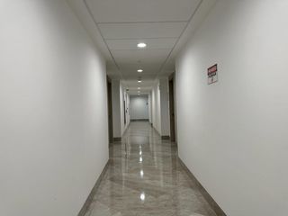 Foto 6 de Oficina en venta - Edif. Platinum 1, cerca de CC El Dorado
