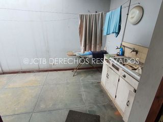 Casa como terreno o para remodelar en zona muy accesible de Corpac, San Isidro