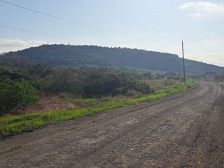 Foto 12 de Terreno de venta en montecristi, zona la pila