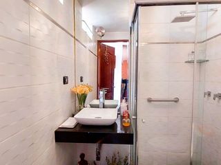 Vendo Departamento Dúplex En Primer Piso Tipo Casa a 5 cuadras del ovalo Higuereta