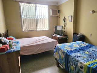 Foto 14 de Garzota Se Vende Casa Rentera Dos Locales, 3 Departamentos
