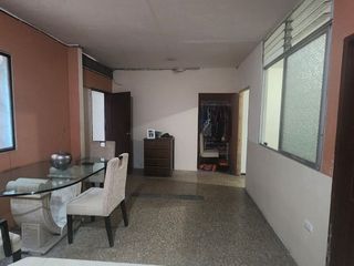 Foto 30 de Garzota Se Vende Casa Rentera Dos Locales, 3 Departamentos
