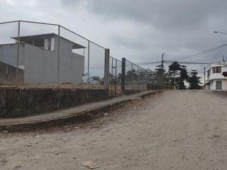 Foto 7 de Vendo lote esquinero en la Urb. Pinar del Río, Santo Domingo