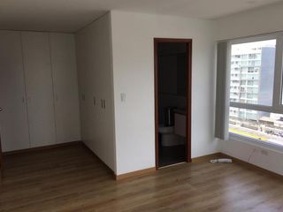 AMPLIO Y ACOGEDOR DEPARTAMENTO DE 3 DORMITORIOS CON CUARTO Y BAÑO dE SERVICIO EN SANTIAGO DE SURCO