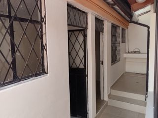 Casa de 5 dormitorios en alquiler - Sector Los Laureles