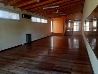 Foto 7 de IMPORTANTE CASA DE 3 DORM +QUINCHO+PILETA Y SALON