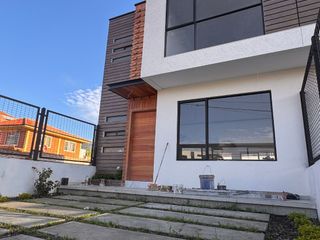 Modernas viviendas VIP en venta, Sector Calle de los Adobes C1365