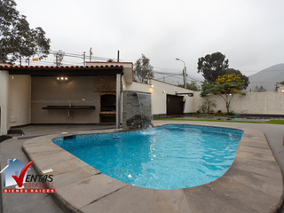 Foto 3 de VENTA DE CASA INDEPENDIENTE  DE 1,100 M2 EN LA MOLINA, URB. RINCONADA DEL LAGO