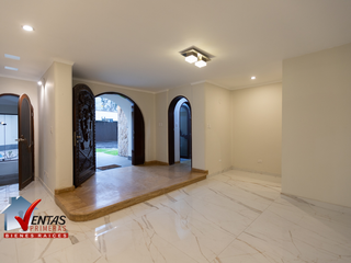 Foto 13 de VENTA DE CASA INDEPENDIENTE  DE 1,100 M2 EN LA MOLINA, URB. RINCONADA DEL LAGO