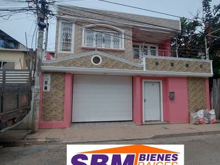 Foto 1 de En Machala Sector Patria Nueva Se Vende Linda Casa de Dos Departamentos Comodos, Aplica BIESS, Acabados Importados
