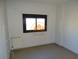 DPTO 3 DORM. + COCHERA+BAULERA. COMPLEJO ALGARROBO, B° ALBERDI. CATEGORIA.