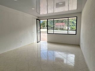 Foto 3 de LOCAL COMERCIAL EN ARRIENDO,  CHINACOTA
