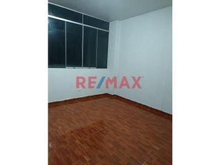 Foto 1 de Alquiler De Departamento En 2Do. Piso En Av. Nestor Gambeta