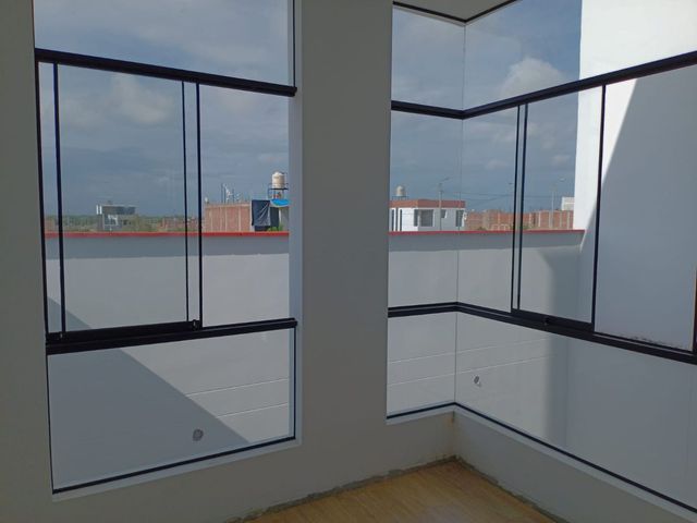 ID  1040308 Increíbles Acabados - Se Alquila Amplia Casa De Destreno De 3 Pisos + Terraza Con 2 Cocheras -LChuquiguanga