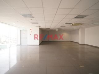 “ALQUILER DE OFICINAS 175.6 M2 LA VICTORIA - FRENTE A LINCE