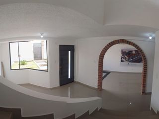 Amplia Casa en OBRA GRIS, de 160 m2, en Venta en San Antonio, Rumicucho