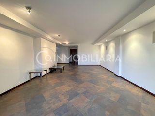 Departamento Duplex en VENTA- sector Cumbayá- jardín