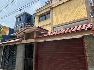 Venta de Casa en Pueblo Libre con Local Comercial