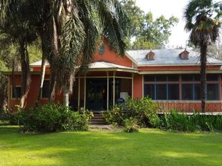 Foto 1 de Exclusiva Isla en el Tigre con casa de 1910