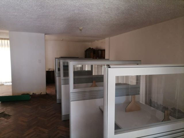 VENDO CASA EN AV DOLORES SUPER COMERCIAL