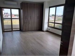 Foto 3 de casa de venta en manta zona sur