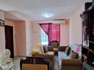 Foto 3 de Venta casa de dos pisos en Villa España 1 Etapa Sevilla norte de Guayaquil