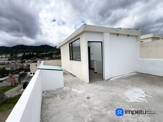 Foto 13 de En venta casa cuatro habitaciones en el electricista alto cerca de la Universidad Nacional de Loja al sur de la ciudad
