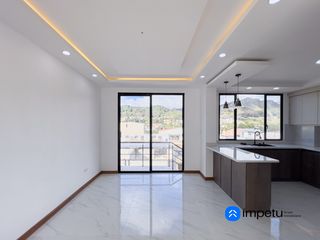 Foto 13 de En venta casa cuatro habitaciones en el electricista alto cerca de la Universidad Nacional de Loja al sur de la ciudad