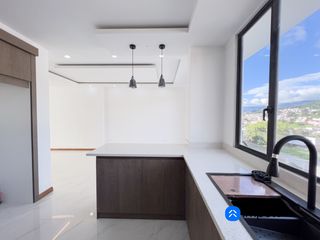 Foto 7 de En venta casa cuatro habitaciones en el electricista alto cerca de la Universidad Nacional de Loja al sur de la ciudad