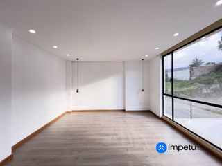 Foto 14 de En venta casa cuatro habitaciones en el electricista alto cerca de la Universidad Nacional de Loja al sur de la ciudad