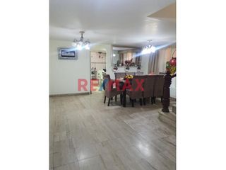 Foto 4 de VENDO AMPLIO LOCAL COMERCIAL + LINDA CASA DE 3 PISOS EN AV TUPAC AMARU 264M2 ID 1055834