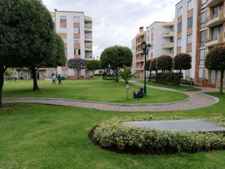 Vendo departamento 3 dormitorios sector UDLA Quito