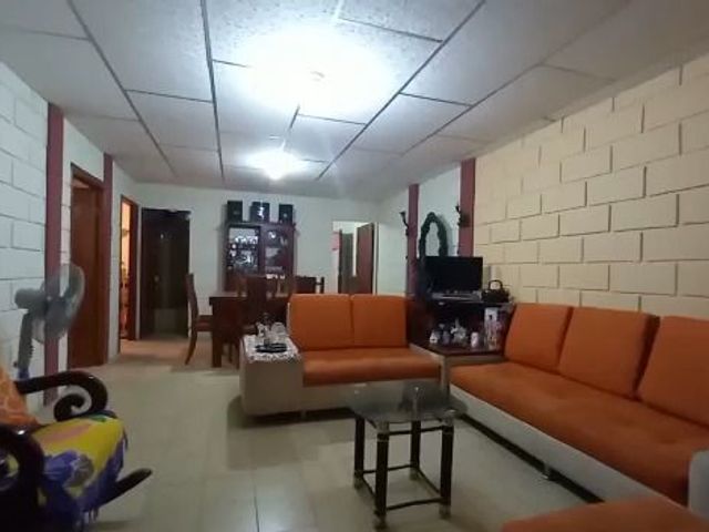 Departamento planta baja en alquiler en Cdla. Guayacanes