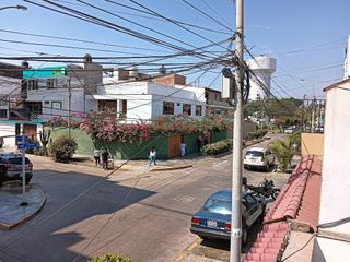 Casa en venta a pasos de parque en San Miguel