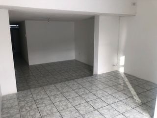 Foto 5 de Arriendo 2 Locales Comerciales en Cotocollao