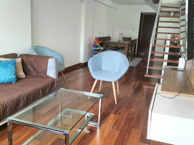 Amplio Dúplex con Dos Cocheras - Urb. Chama